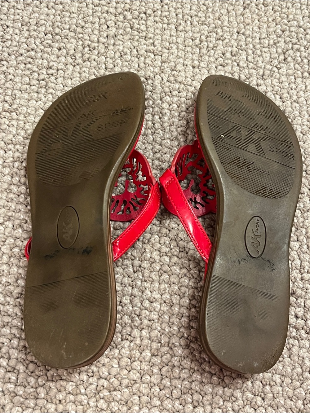 Anne Klein Red Faux Leather Thong Sandals with Cutout Logo Medallion - Picture 9 of 10